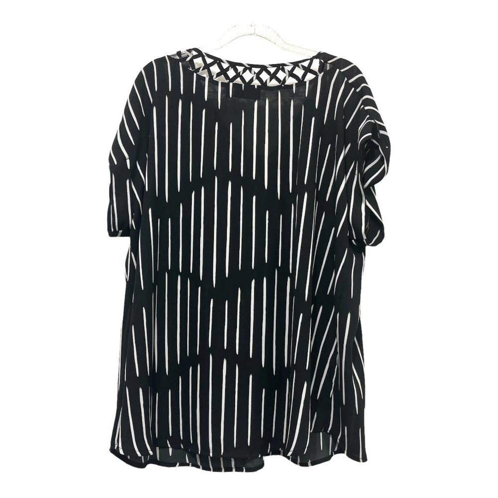 Apt. 9 Short Sleeve Printed Top With Front Zipper… - image 2